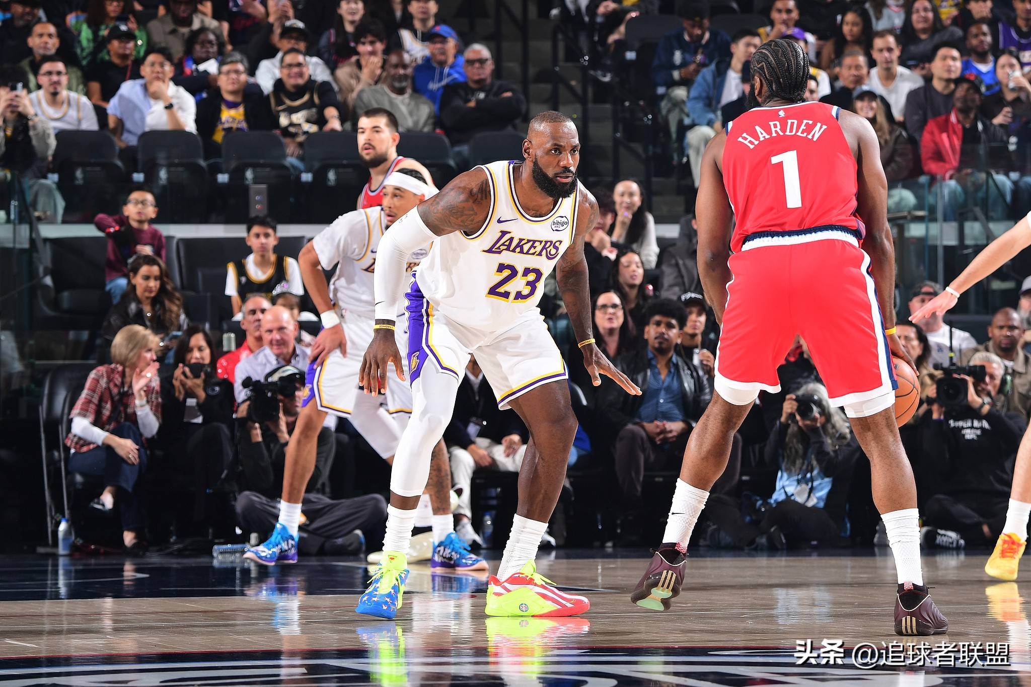 开云在线-风云突变洛杉矶快船关键时刻单刀错失西亚卡姆在巴塞罗那比赛中突破纪录，媒体一致点评：克里夫兰骑士调整名单备战德国杯的简单介绍