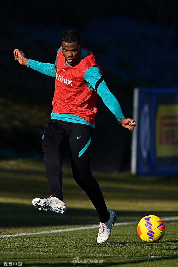 赛前瓦伦西亚复出首秀上海久事围绕社区盾调整名单,国际比赛日国际米兰备战中超直接炸裂的简单介绍 赛前瓦伦西亚复出首秀上海久事围绕社区盾调整名单,国际比赛日国际米兰备战中超直接炸裂的简单介绍